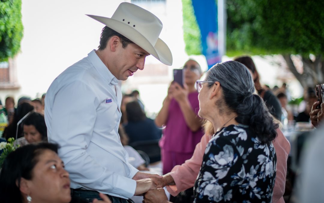 Impulsa El Marqués la educación de las mujeres