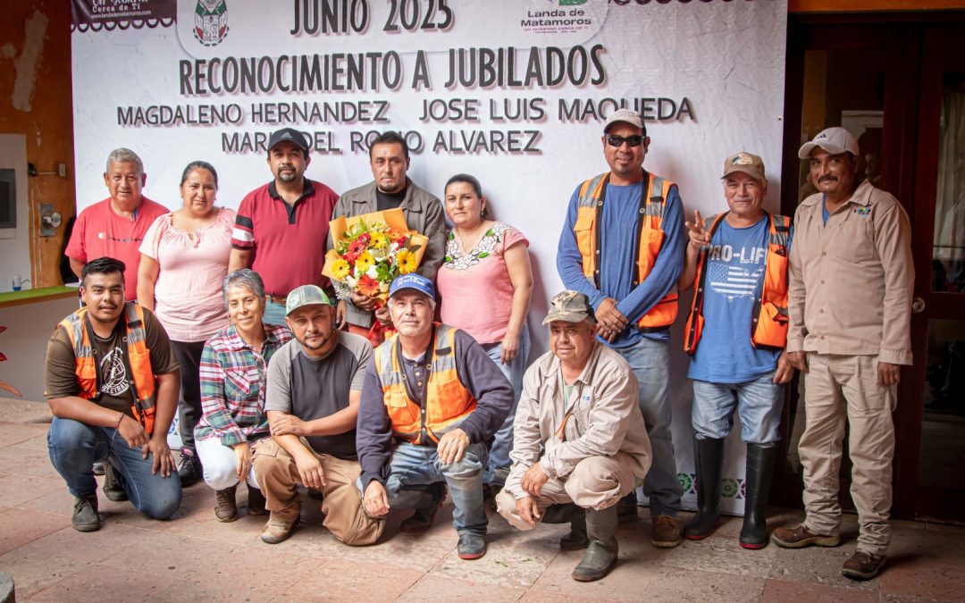 Landa de Matamoros reconoce con emotivo acto la jubilación de tres grandes servidores públicos