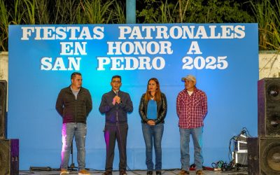 Autoridades del gobierno de Pinal de Amoles asisten a inauguración de las fiestas tradicionales de San Pedro Escanela