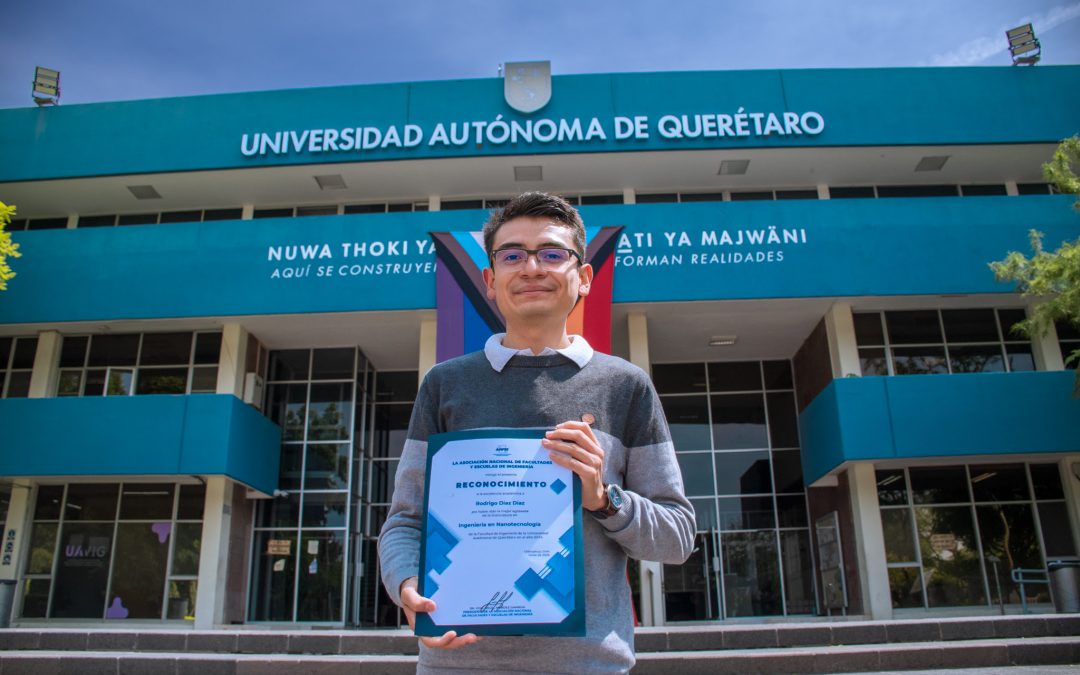 Distinguen a graduado UAQ como  el mejor egresado del país
