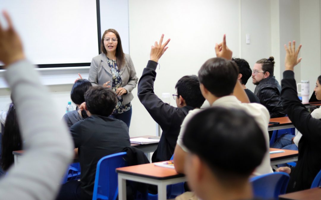 Con mil 300 nuevos estudiantes inician inducción en la UT San Juan