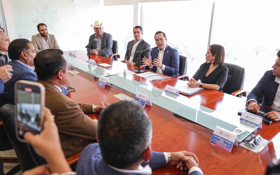 Chepe Guerrero firma convenio para uso de “CuelgApp” en Corregidora, en contra de las extorsiones telefónicas