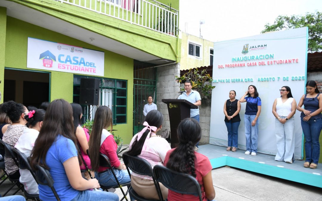 Rubén Hernández inaugura la Casa del Estudiante