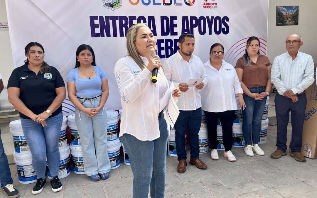 Entrega Gobierno del Estado apoyos a escuelas de la Sierra Gorda
