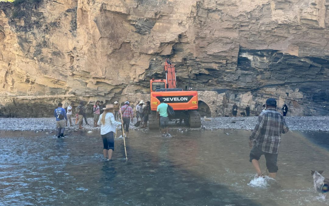 Doble Beneficio en Pinal de Amoles: Camino y Energía Solar para Comunidades Serranas
