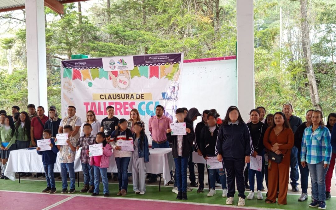 Clausuran cursos de computación y mujeres creativas en Landa