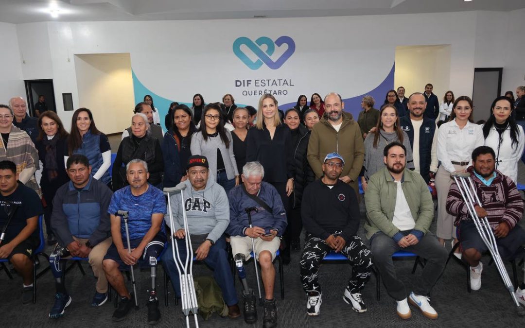 Entregan SEDIF y CRIMAL prótesis para personas con discapacidad