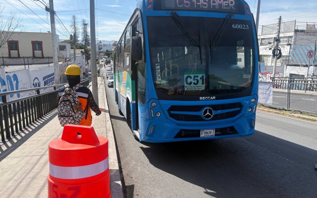 Detectan AMEQ y Waze horarios de mayor carga vehicular en Av. Corregidora Norte