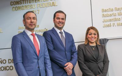 Conmemoran 200 años de la Constitución de Querétaro y develan letras doradas en el Congreso