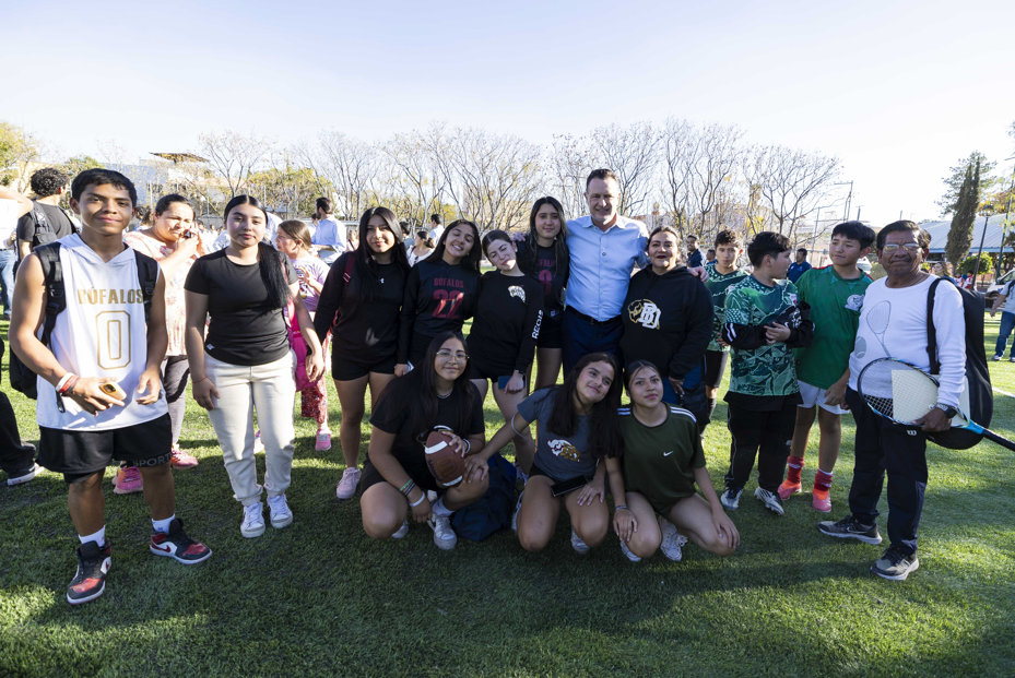 Encabeza Mauricio Kuri entrega de cancha en Unidad Deportiva de El Pueblito