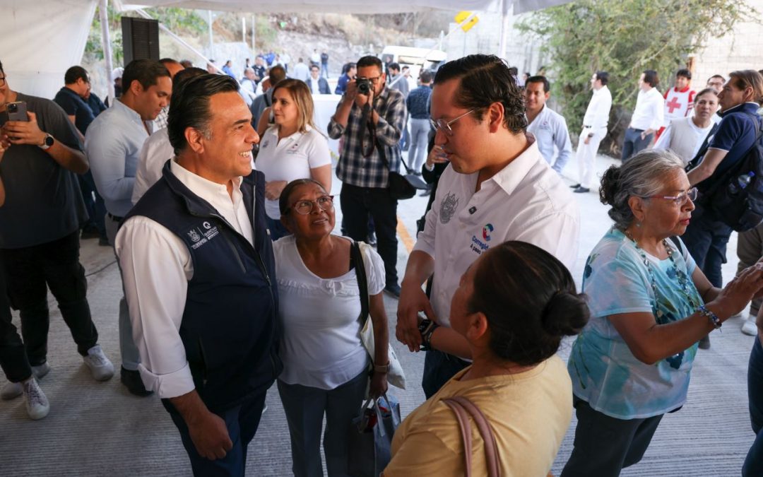 Luis Nava encabeza entrega de obra en El Paraíso