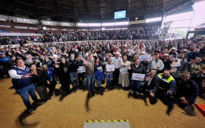 Entrega Felifer Macías equipamiento del programa Municipalizado