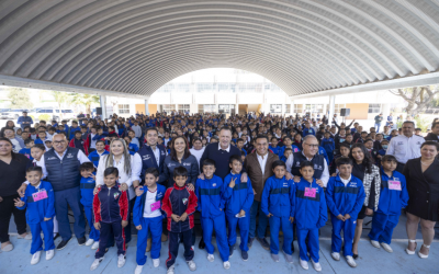 Encabeza Gobernador entrega de aulas en primarias de Jurica Pueblo