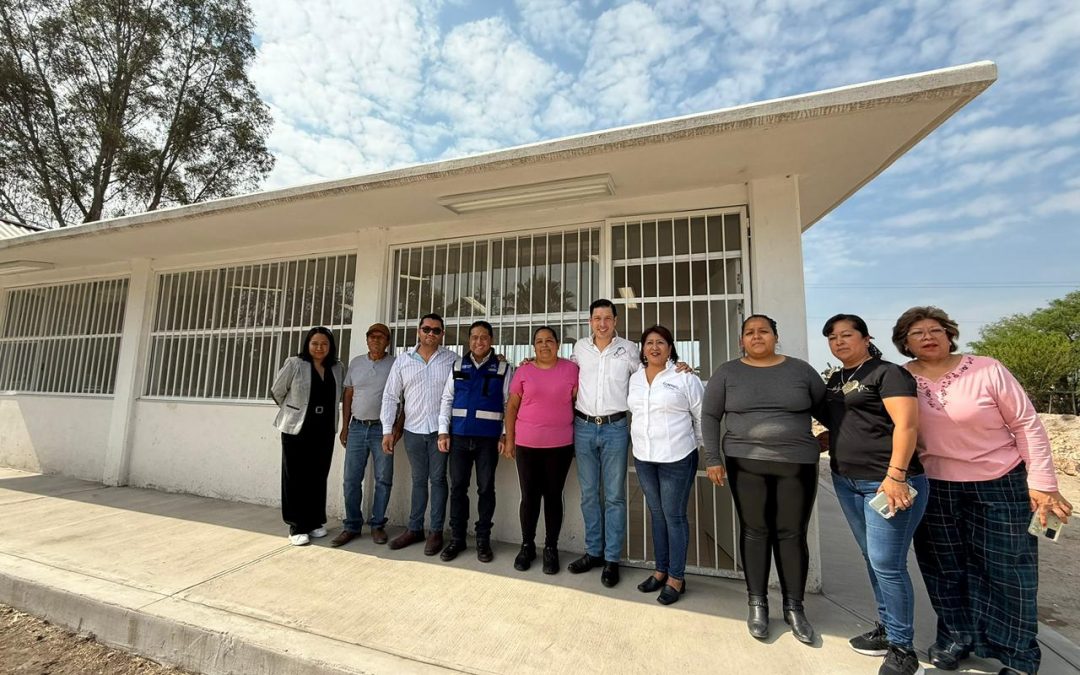 Entrega Rodrigo Monsalvo obras educativas en beneficio de estudiantes de Palo Alto en El Marqués