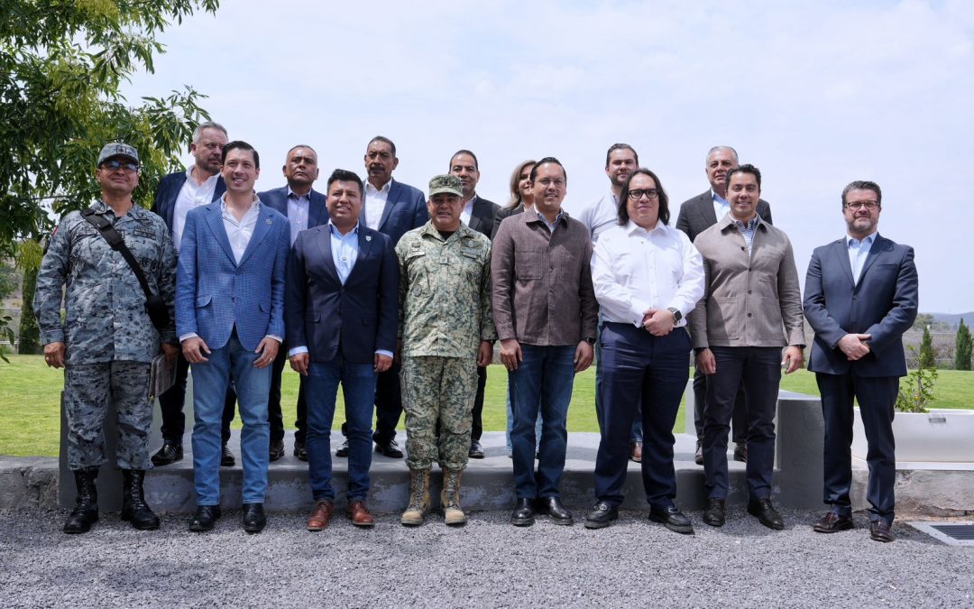 Refrenda Felifer Macías su compromiso ante la seguridad