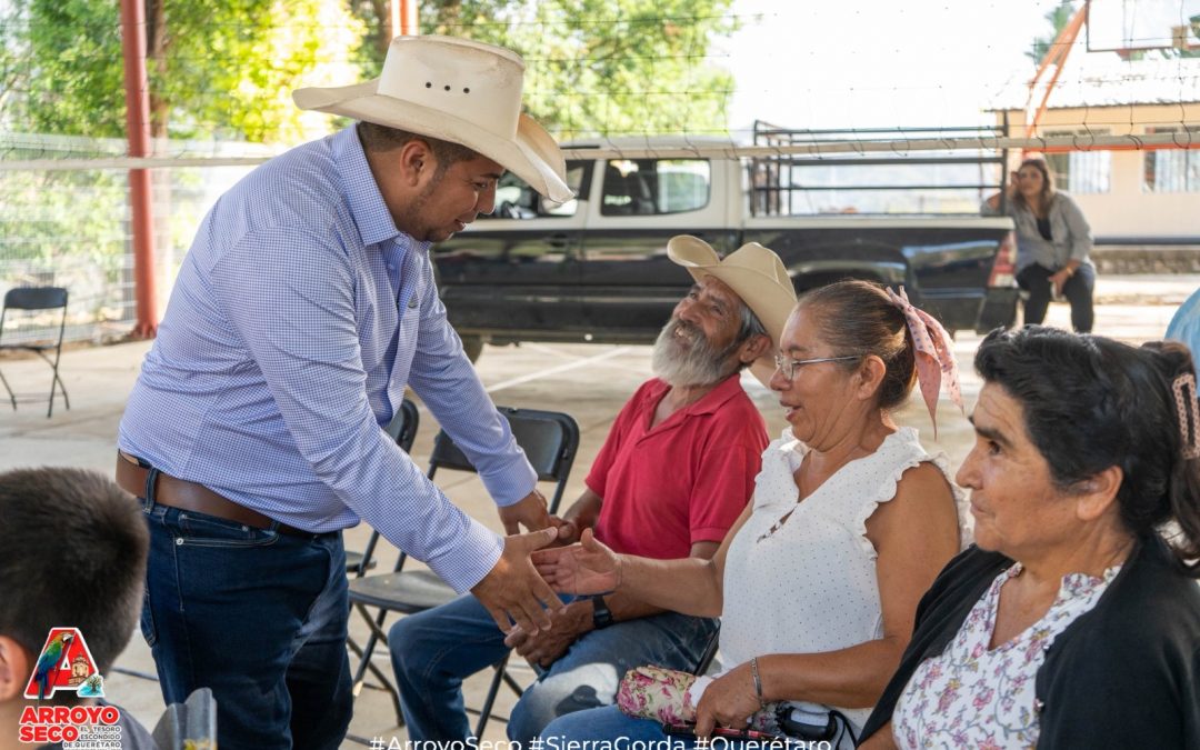 Con festejos familiares, Fernando Sánchez Gil visita la comunidad de El Pocito