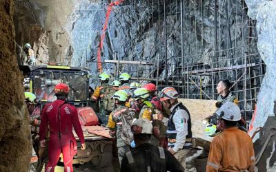 Rescatan a segundo minero tras 14 días atrapado en la mina Santa Fe, Sinaloa