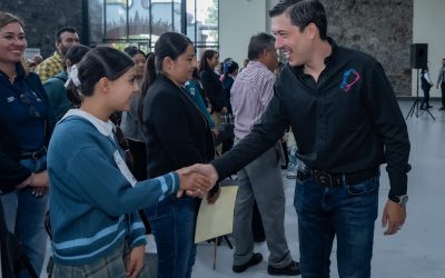 Reconoce Rodrigo Monsalvo la voz y liderazgo de niñas, niños y adolescentes en El Marqués