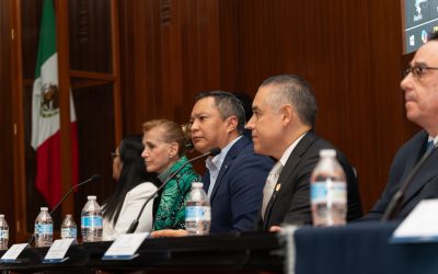 Presenta Facultad de Medicina libro que analiza los desafíos del sistema de salud
