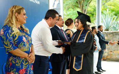 Rubén Hernández acompaña la graduación de 96 nuevos profesionistas de la CBENEQ “Andrés Balvanera” Unidad Jalpan
