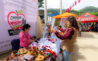 Blanca Benítez acompaña la Feria de la Manzana y respalda el talento artesanal de Pinal de Amoles