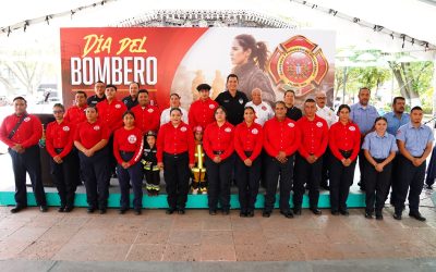 Reconocen 20 años de servicio de los Bomberos y Paramédicos Voluntarios de Jalpan