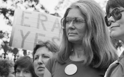 Gloria Steinem, feminista defensora del derecho al aborto en EU, muere a los 92 años
