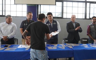 Entrega CECA certificados de educación básica a personas en proceso de rehabilitación en Querétaro